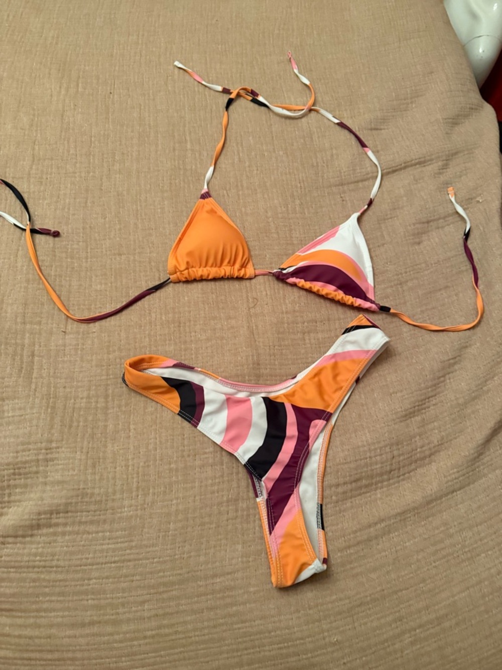 Bikini size small - Picture 2 of 3